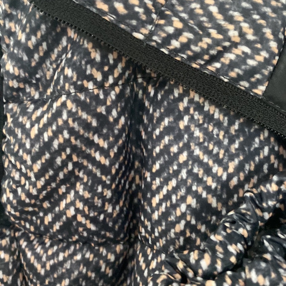 Vest - Picture 5 of 6